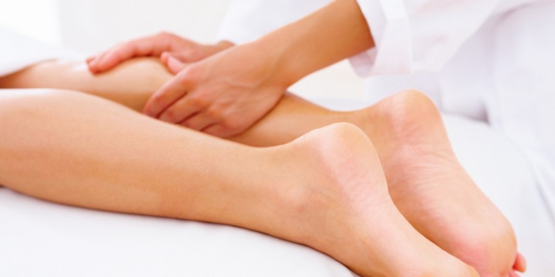 Lymphdrainage an den Beinen